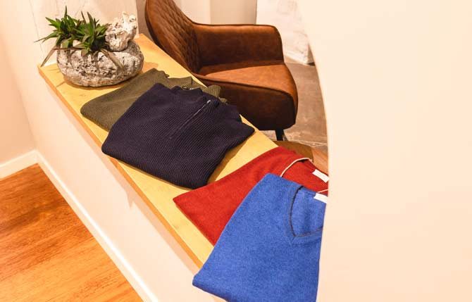 Gransasso bei Stietzel Mode für Männer Pullover in den Farben Rot und Blau von Gransasso bei Stietzel